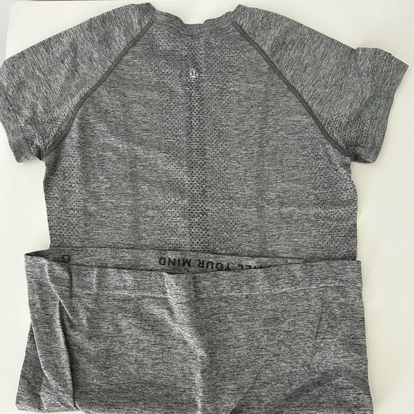 lululemon Swiftly Tech Short-Sleeve Shirt 2.0 (Hip Length) - Picture 2 of 3